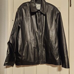 Men's Sleek Black Leather Jacket